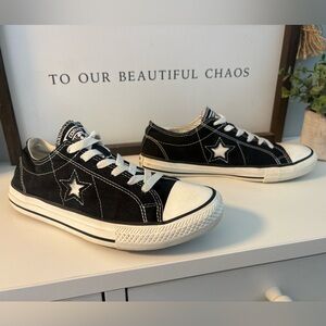 Converse Chuck Taylor One Star 8.5 Women’s⭐️